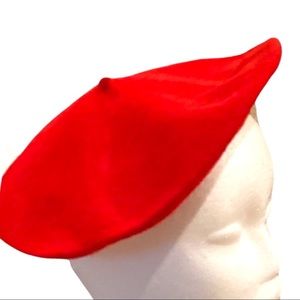 RED beret cap hat  New Without Tags
One Size Fits All